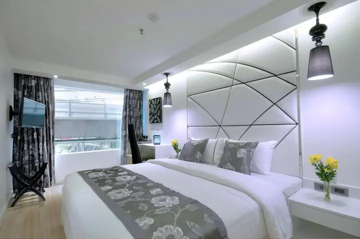 Бангкок: Отель Sukhumvit Suites
