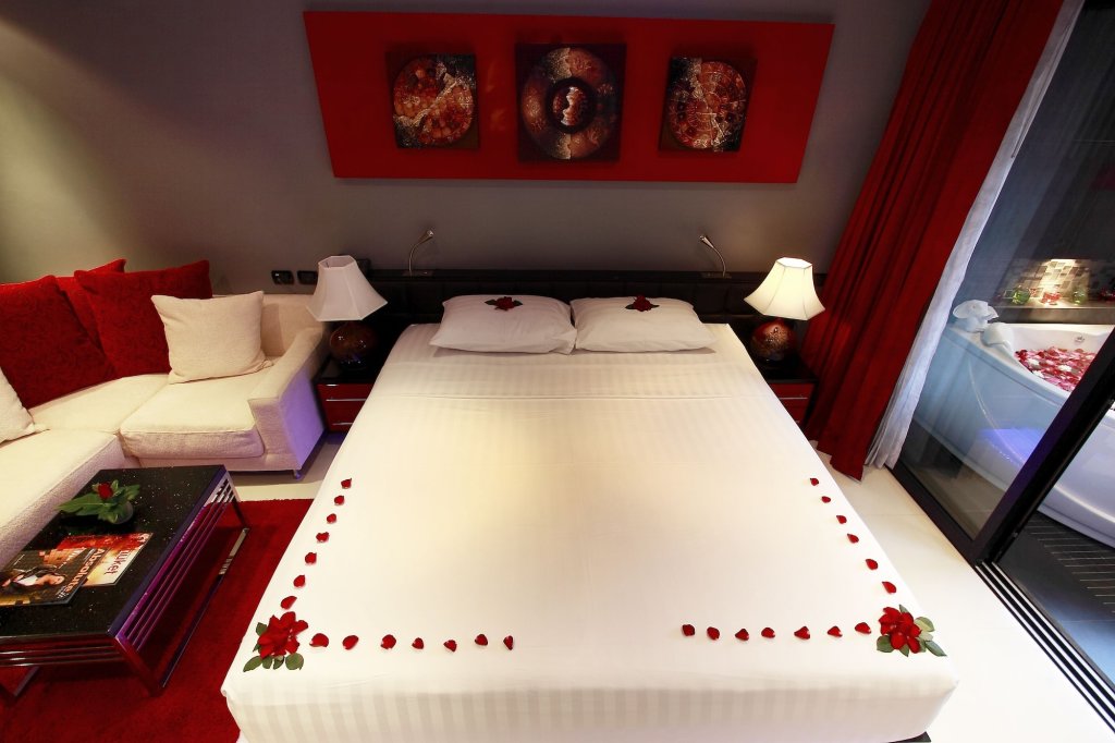 Кату: Absolute Bangla Suites