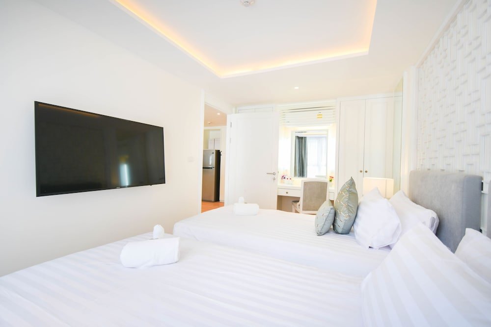 Кату: The Aristo Seaview Patong