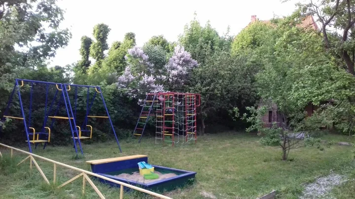 Янтарный: Меблированные комнаты У пляжа