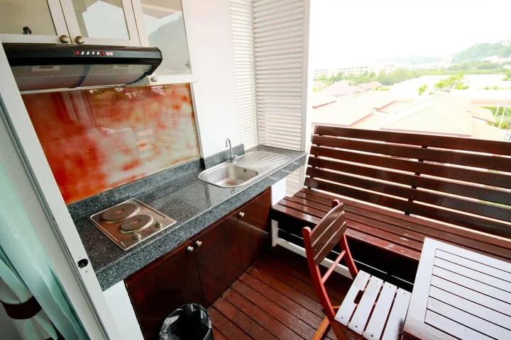 Муанг: Kata Beach Studio