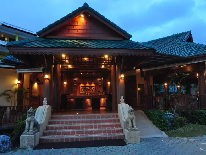 Пхукет: Baan Karonburi Resort