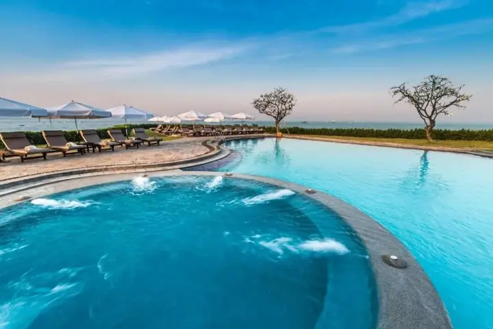Паттайя: Dusit Thani Pattaya