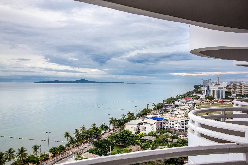 Паттайя: D Varee Jomtien Beach