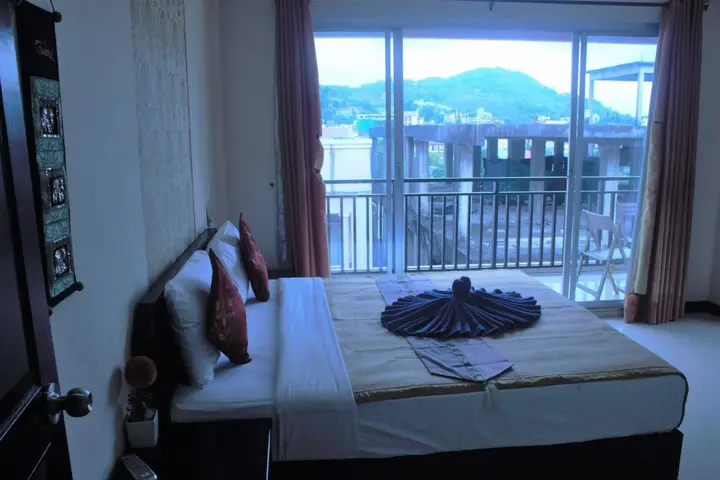 Кату: Hotel Ramaz Charlie