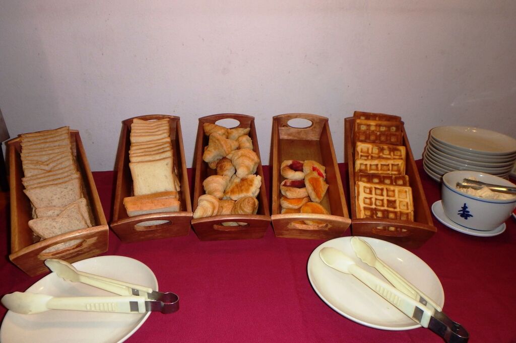 Муанг: Karon Café Inn