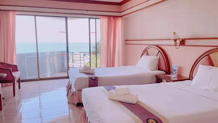 Ханом: Supar Royal Beach Hotel