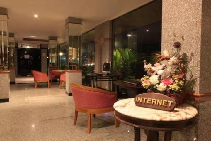 Ханом: Supar Royal Beach Hotel