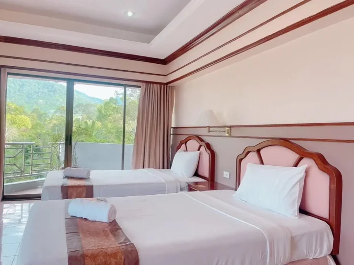 Ханом: Supar Royal Beach Hotel