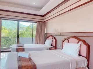 Ханом: Supar Royal Beach Hotel