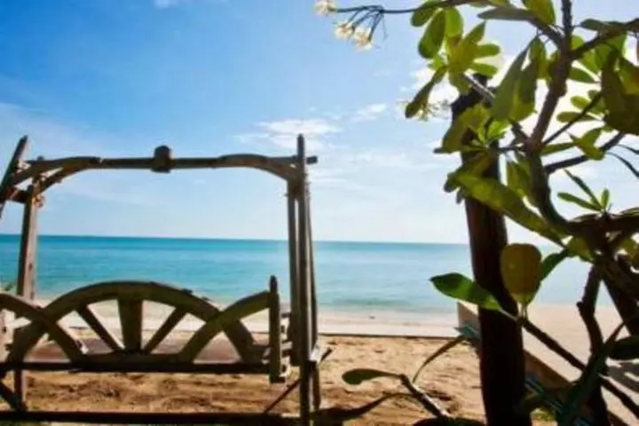 Ханом: Supar Royal Beach Hotel