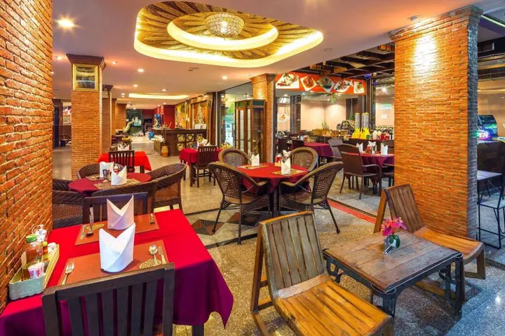 Патонг: Tanawan Phuket Hotel