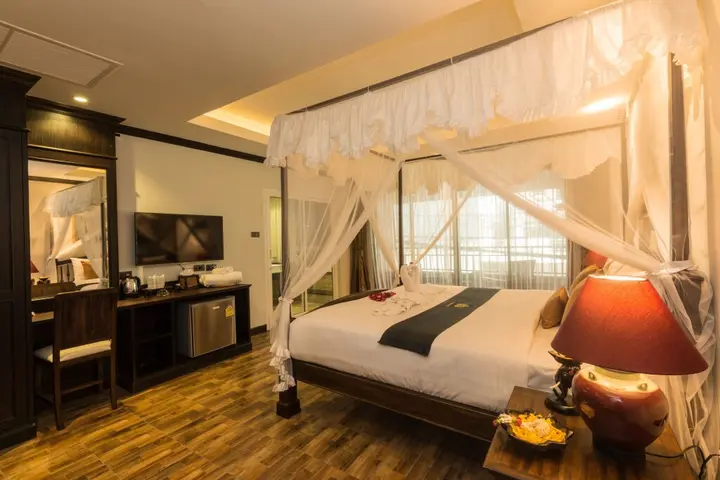 Патонг: Tanawan Phuket Hotel