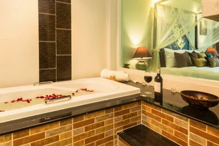 Патонг: Tanawan Phuket Hotel