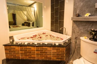 Патонг: Tanawan Phuket Hotel