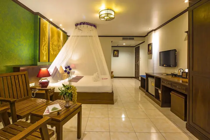 Патонг: Tanawan Phuket Hotel