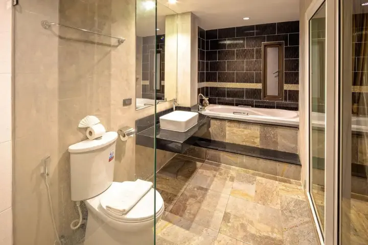 Патонг: Tanawan Phuket Hotel