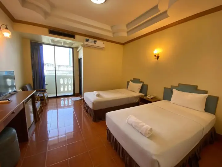 Сураттхани: SR Hotel