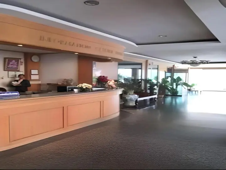 Сураттхани: SR Hotel