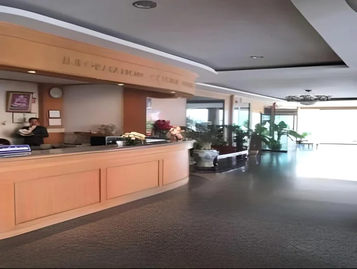 Сураттхани: SR Hotel