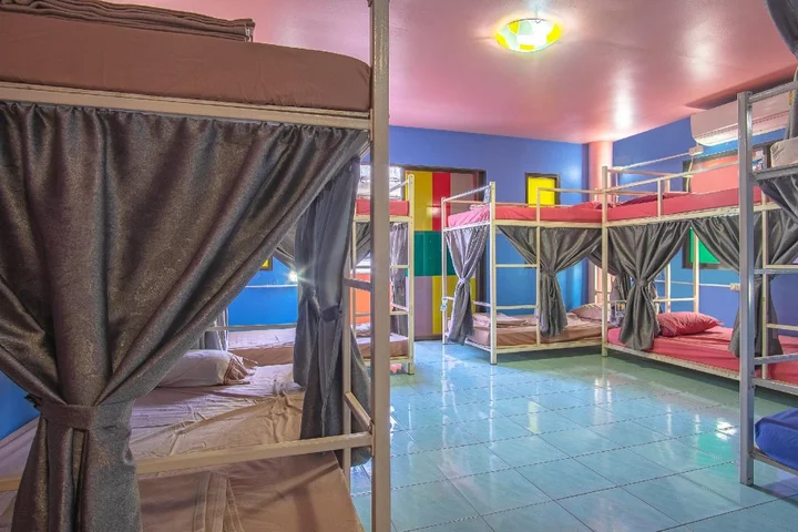 Муанг: i Hostel Phuket