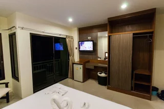 Кату: Abbey Road Hotel