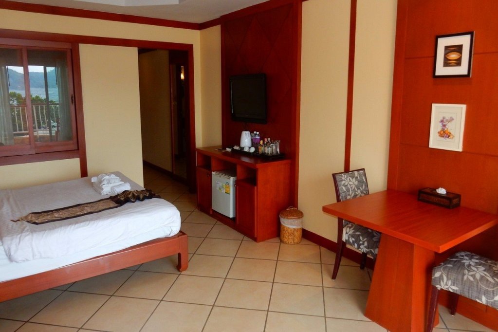 Кату: Baan Boa Resort