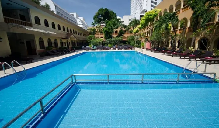Паттайя: Sabai Inn