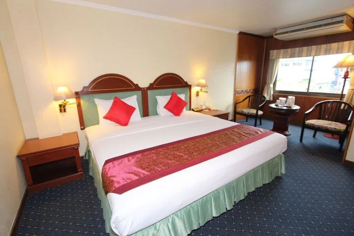 Паттайя: Sabai Inn