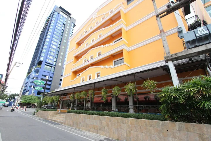 Паттайя: Sabai Inn