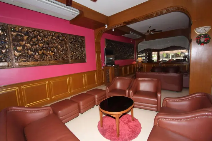 Паттайя: Sabai Inn
