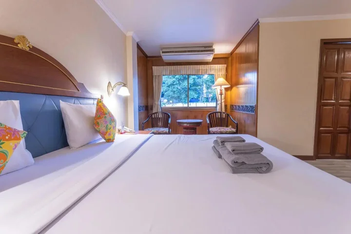 Паттайя: Sabai Inn