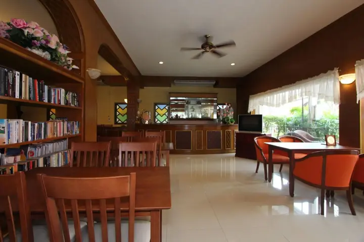 Паттайя: Sabai Inn