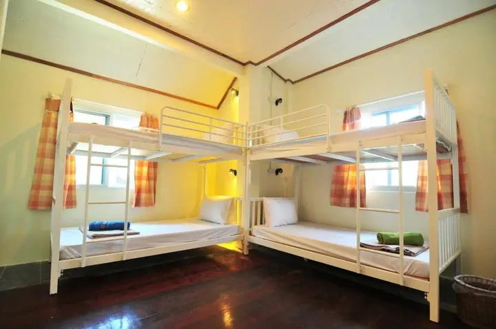 Пхи-Пхи-Дон: October Hostel