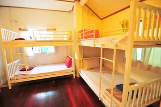 Пхи-Пхи-Дон: October Hostel