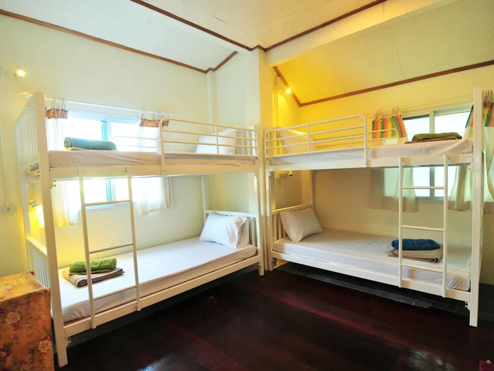 Пхи-Пхи-Дон: October Hostel