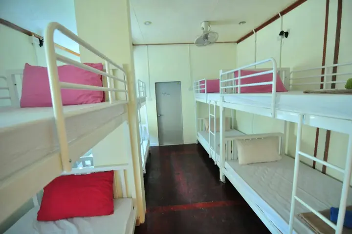 Пхи-Пхи-Дон: October Hostel
