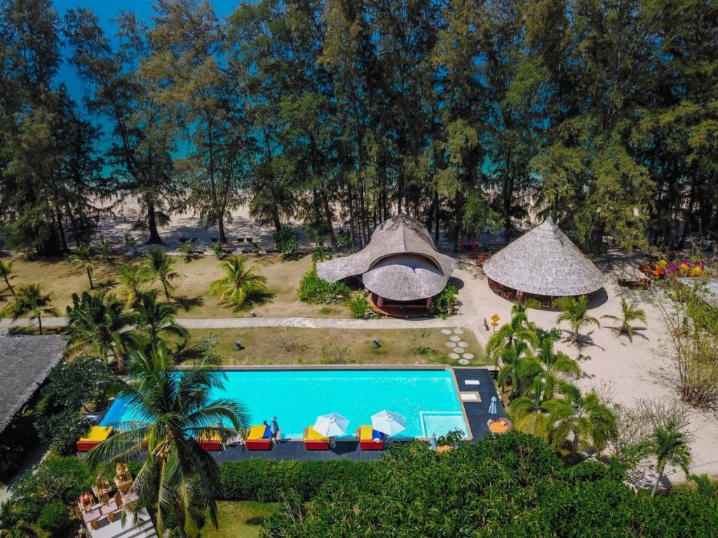 Ланта: Отель Long Beach Chalet