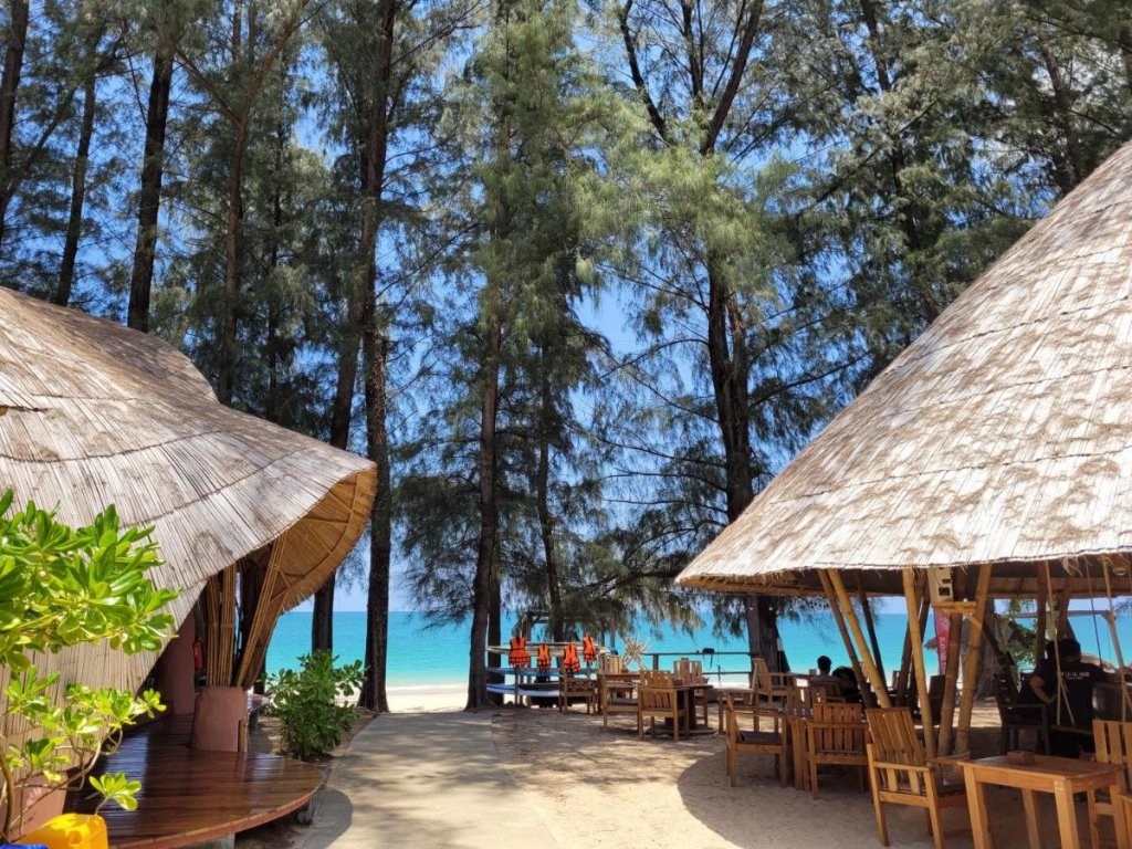 Ланта: Отель Long Beach Chalet