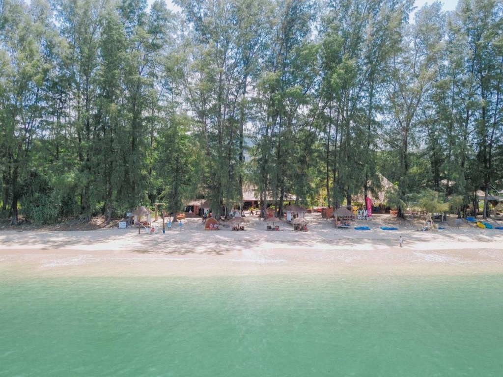 Ланта: Отель Long Beach Chalet