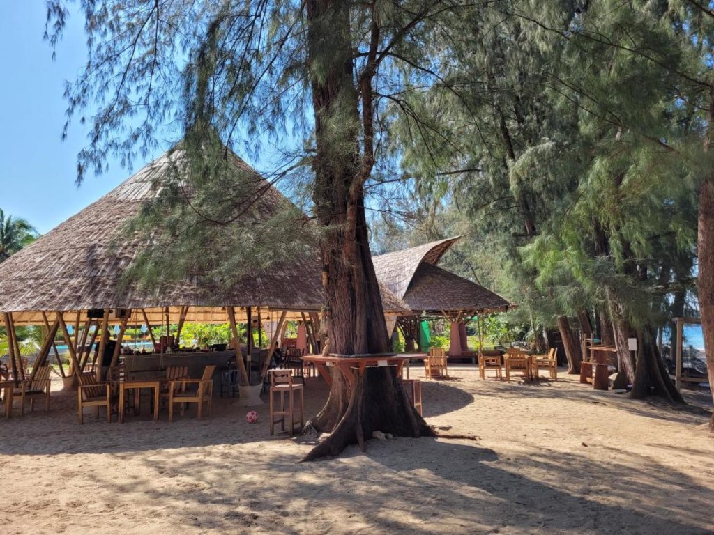 Ланта: Отель Long Beach Chalet