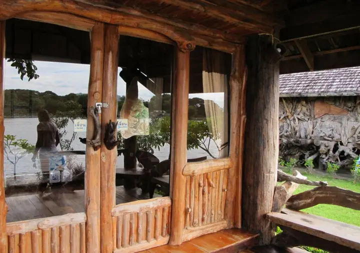 Канчанабури: Cave Cliff Tarzan River Kwai Resort