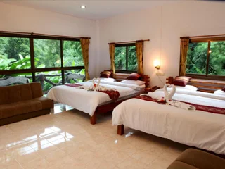 Сай Йок: Saitharn Iyara Resort &Spa