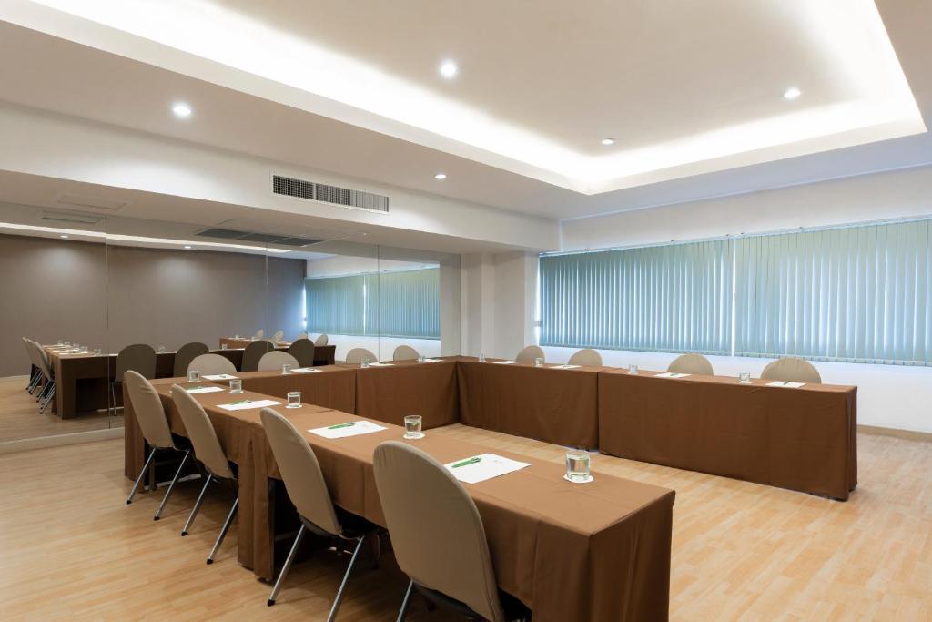 Бангкок: BU Place Hotel