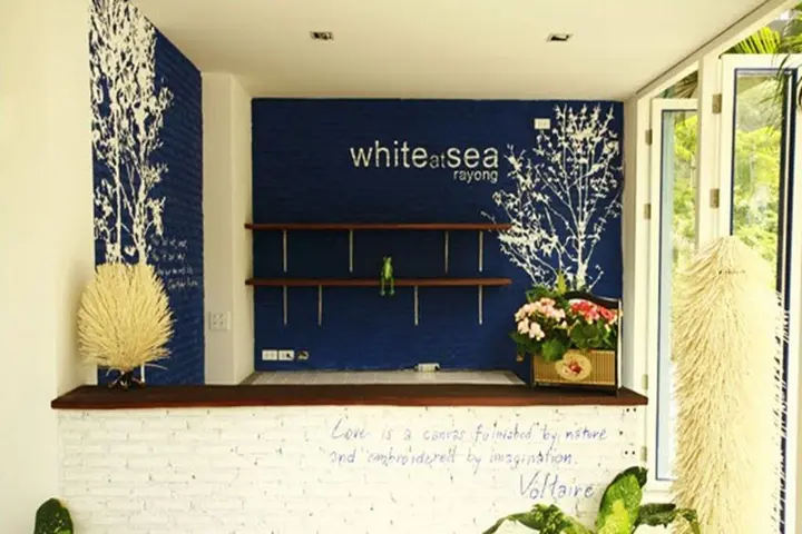 Районг: White at Sea Resort