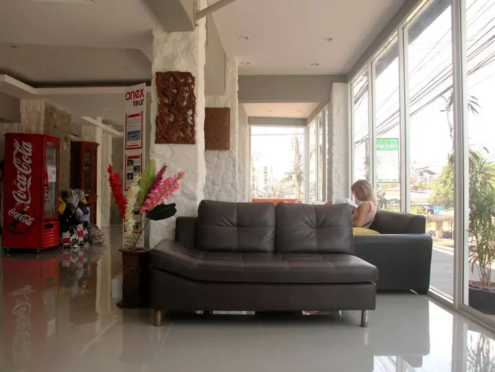 Муанг: Kata Happy House