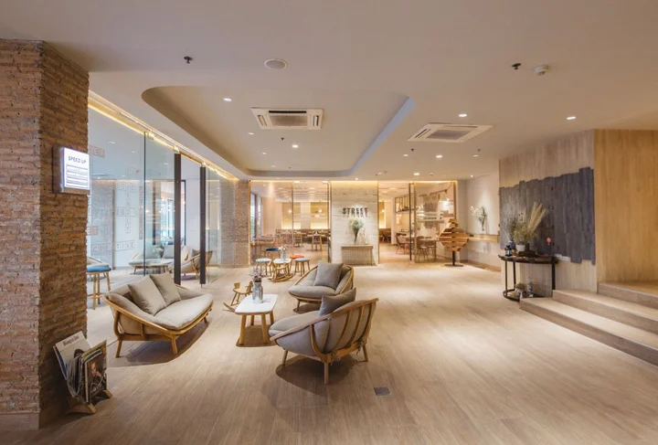 Самутпракан: Clef Hotel