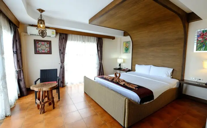 Паттайя: The Red Balcony Inn