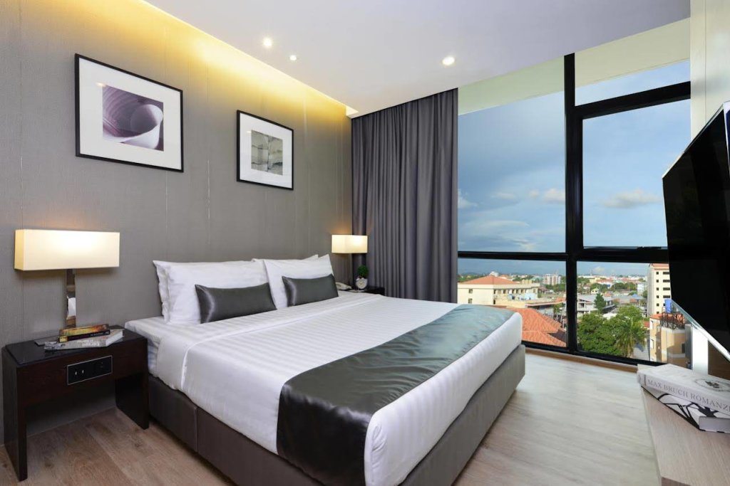 Паттайя: Altera Hotel and Residence