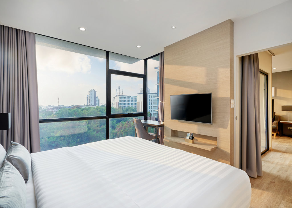 Паттайя: Altera Hotel and Residence